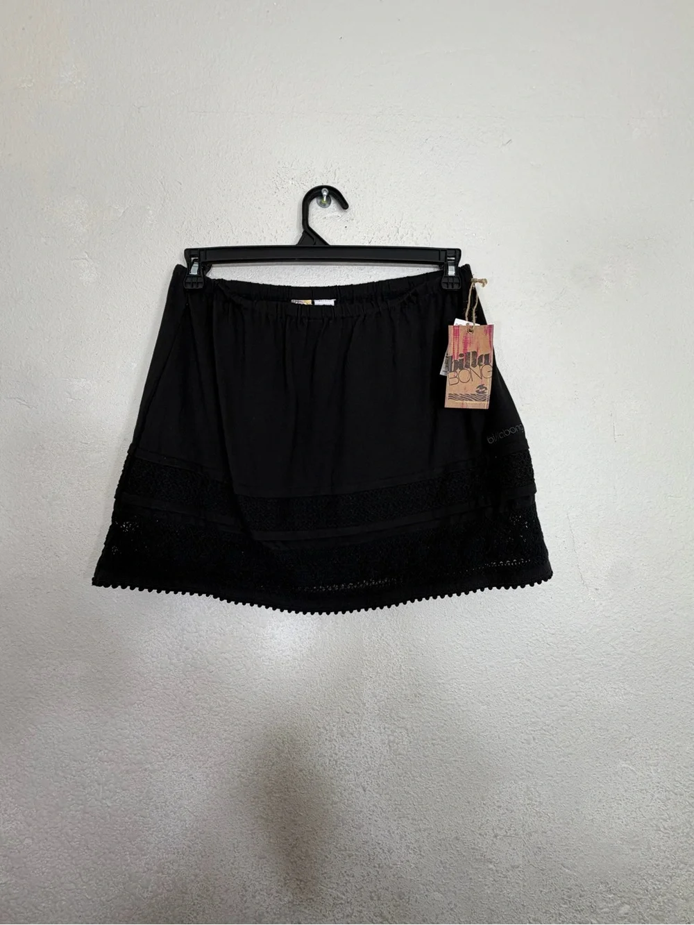 Billabong New With Tags Black Crochet Trim Mini Skirt Size Small JK09FSUN